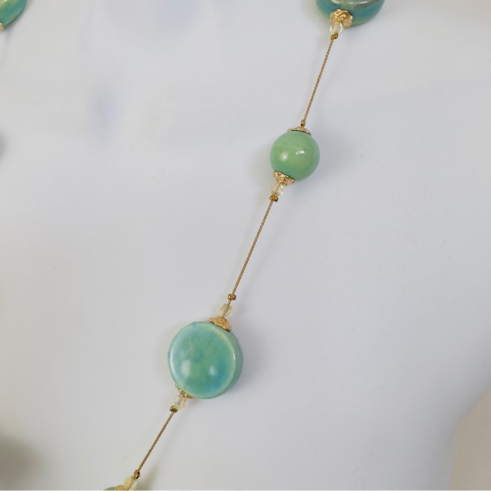 Green Beads Necklace - Picture 2 of 3